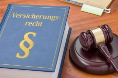 Marius Schrömbgens - Versicherungsrecht