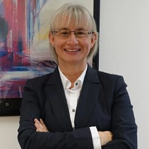 Rechtsanwältin  Claudia Ostarek 
