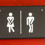Nur kurz zur Toilette: Gibt es ein Notdurftrecht?