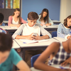 Handy in der Schule: Ist ein Handyverbot zulässig?