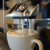Sturz beim Kaf­fee­holen ist Arbeit­s­un­fall