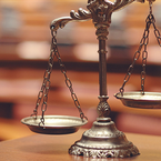Gehalt als Anwalt: Was verdienen Richter und Staatsanwälte?