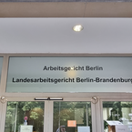 Arbeitsgericht Berlin - Insolvenzverwalter muss Zahlung einer Unfallversicherung aussondern und auszahlen