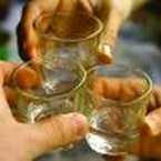 Gepanschter Alkohol kostet Menschenleben