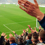 Polizei fahndet nach Fußball-Fans – welche Strafe droht beim Randalieren bei Fußballspiel? Was tun bei Stadionverbot?