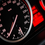 Umstrittener § 315d StGB: Ab wann zählt eine Geschwindigkeitsüberschreitung als illegales Straßenrennen?