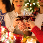 Die betriebliche Weihnachtsfeier: Anwesenheitspflicht, Recht auf Geschenke, Abmahngründe