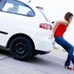 Vom eigenen Auto überrollt: Arbeitsunfall?