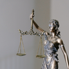 Patientenrechte im Gerichtssaal: Beweislast und Lösungen im Arzthaftungsrecht