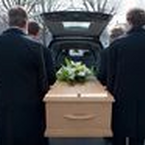 Verstorbene – Wer zahlt ihre Bestattung?